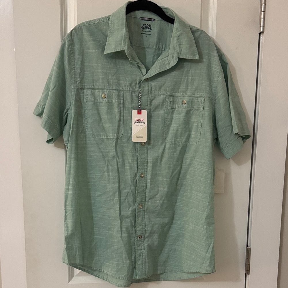 Izod Men's Light Green Casual Button Down Shirt